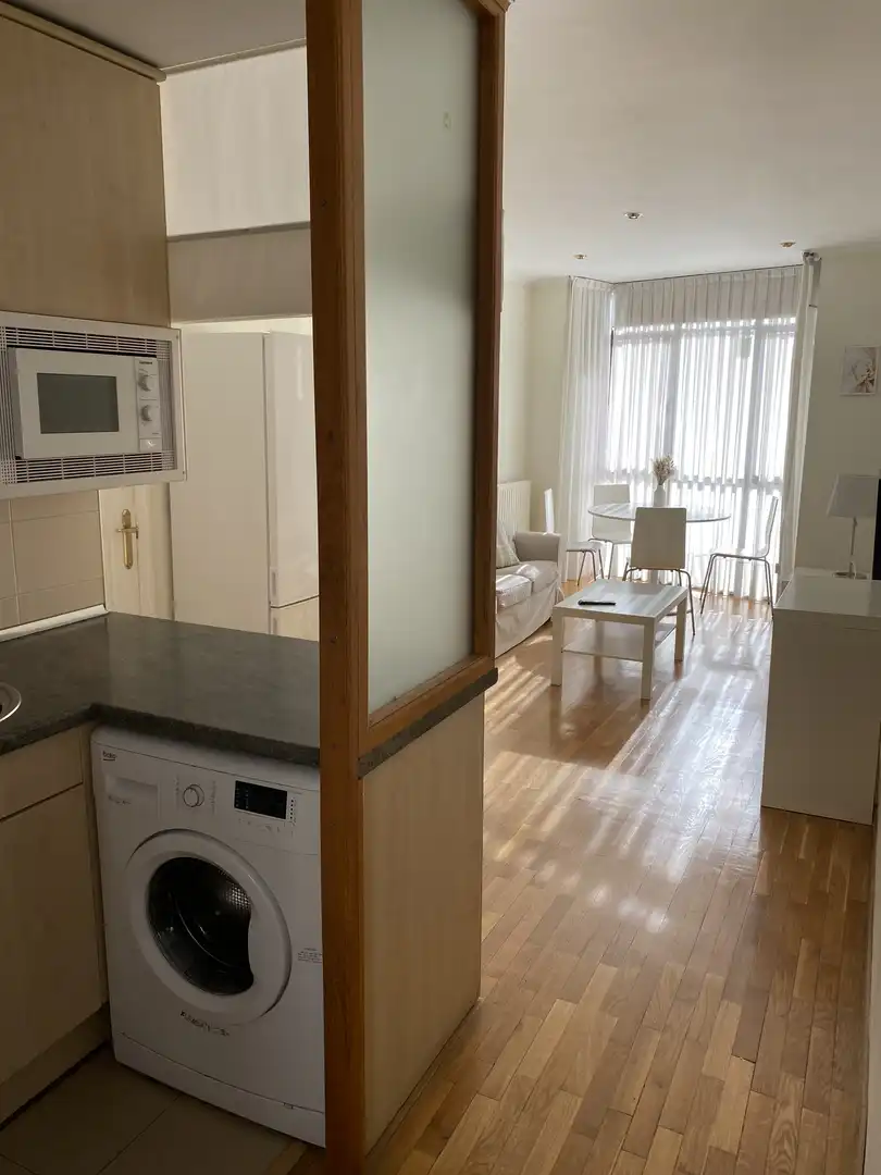 Kitchen of Flat for rent in  Madrid Capital  with Air Conditioner and Balcony