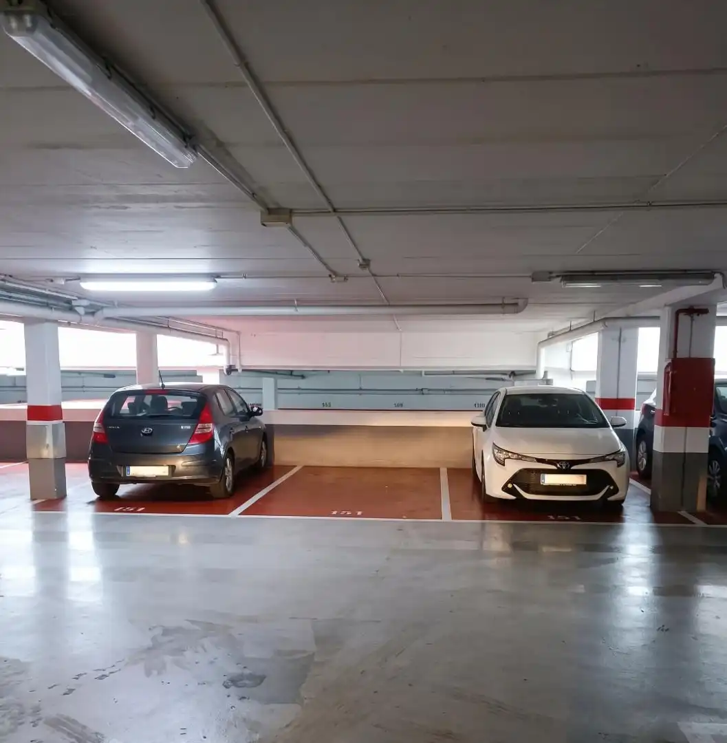 Garaje en venta en Calle Cristóbal Acuña, 12, Barriada Militar 2 de Mayo - Capiscol Parking de Garaje en venta en Burgos
