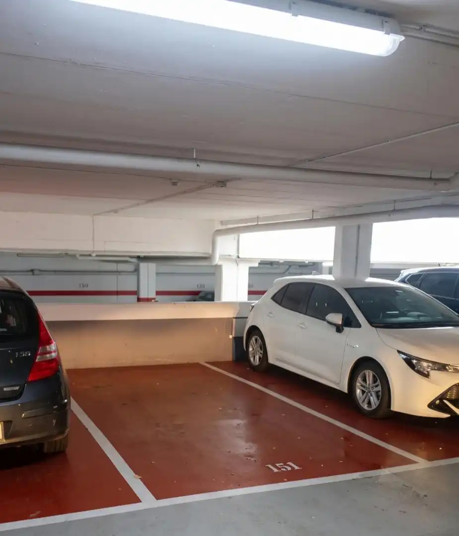 Garaje en venta en Calle Cristóbal Acuña, 12, Barriada Militar 2 de Mayo - Capiscol Parking de Garaje en venta en Burgos