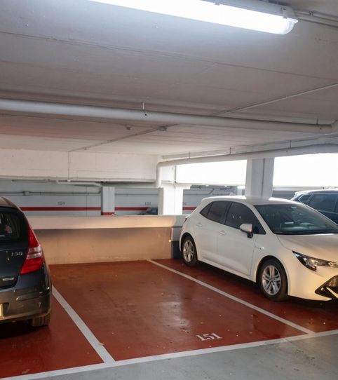 Garaje en venta en Calle Cristóbal Acuña, 12, Barriada Militar 2 de Mayo - Capiscol, Burgos Capital - imagen 2 Foto 2 de Garaje en venta en Calle Cristóbal Acuña, 12, Barriada Militar 2 de Mayo - Capiscol, Burgos Capital