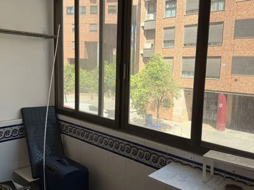 Schlafzimmer von Wohnung zur untervermieten in Valencia mit Klimaanlage, Möbliert und Balkon