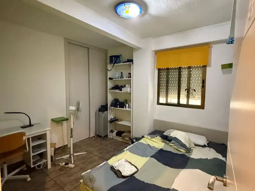 Schlafzimmer von Wohnung zur untervermieten in Valencia mit Klimaanlage, Möbliert und Balkon