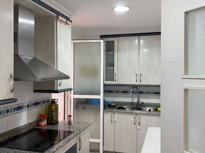 Küche von Wohnung zur untervermieten in Valencia mit Klimaanlage, Möbliert und Balkon