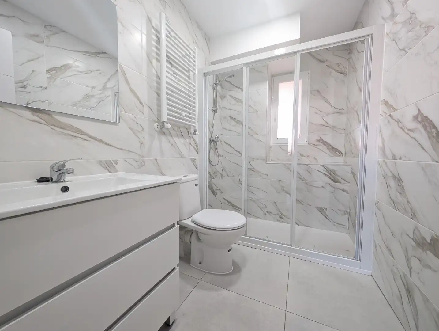 Baño de Piso en venta en  Madrid Capital con Aire acondicionado y Terraza