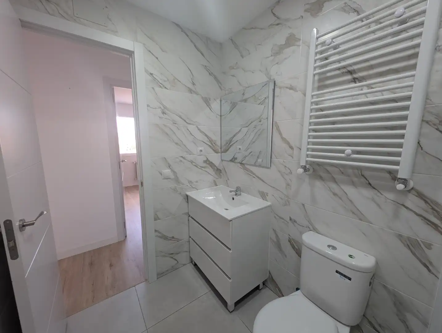 Baño de Piso en venta en  Madrid Capital con Aire acondicionado y Terraza