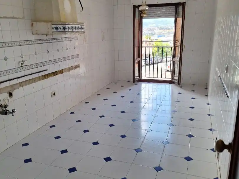 Flat for sale in Iparraguirre Kalea, 20, Azken Portu - Behobia Kitchen of Flat for sale in Irun with Air Conditioner and Terrace