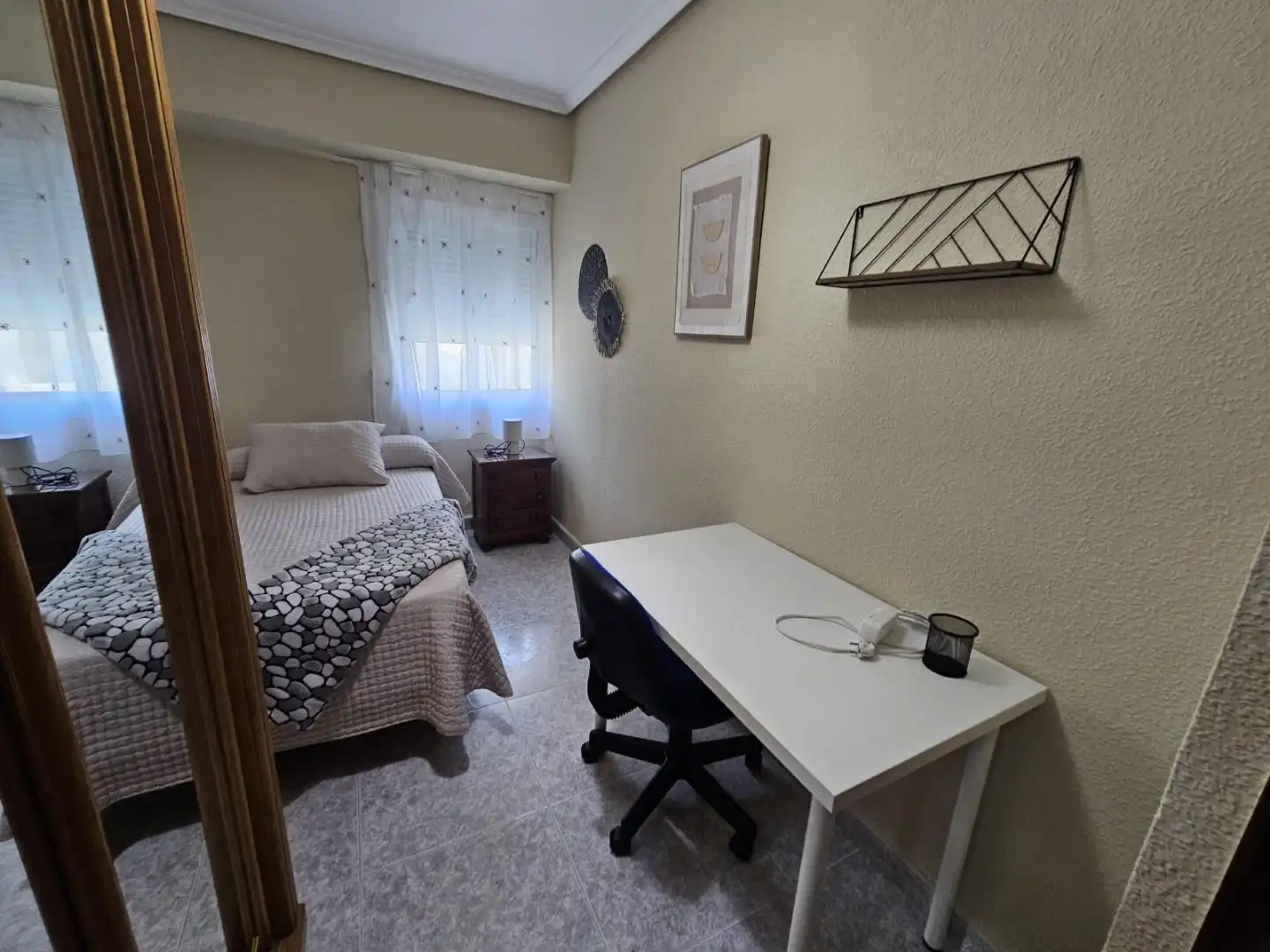 Habitació a Avenida Felipe Corchero, 37, Norte Dormitori de Estudi per a compartir en Mérida amb Aire condicionat, Terrassa i Moblat