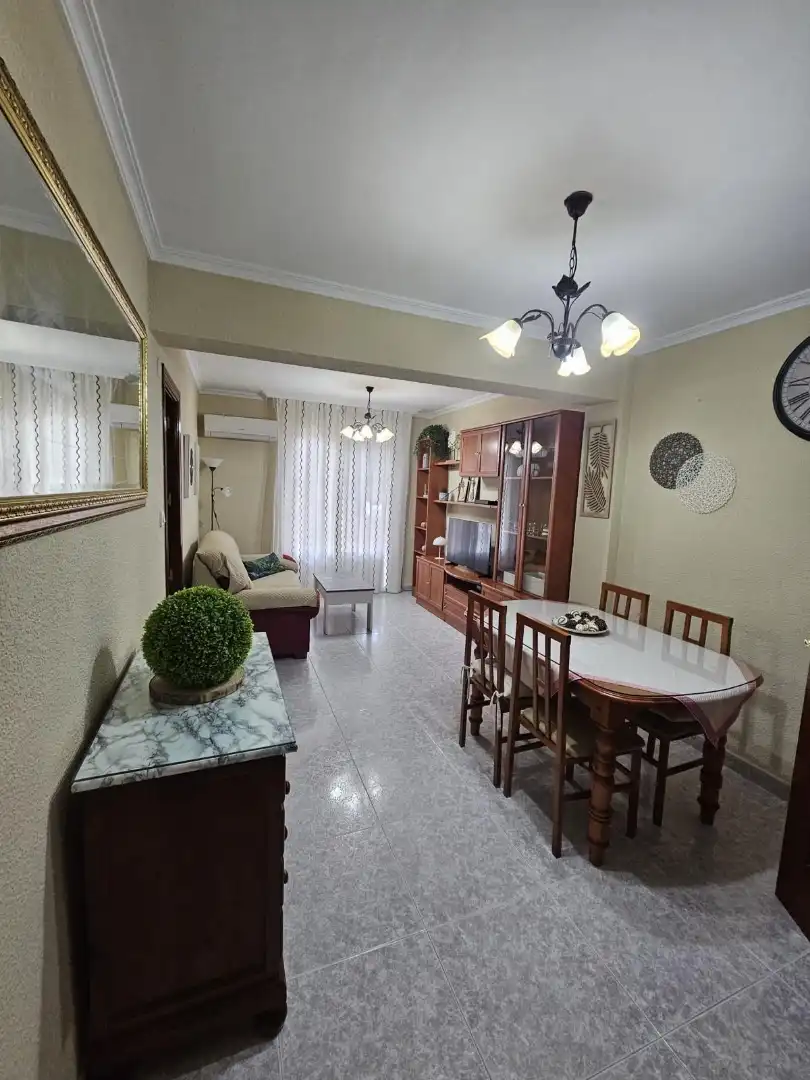 Habitació a Avenida Felipe Corchero, 37, Norte Sala d'estar de Estudi per a compartir en Mérida amb Aire condicionat, Terrassa i Moblat