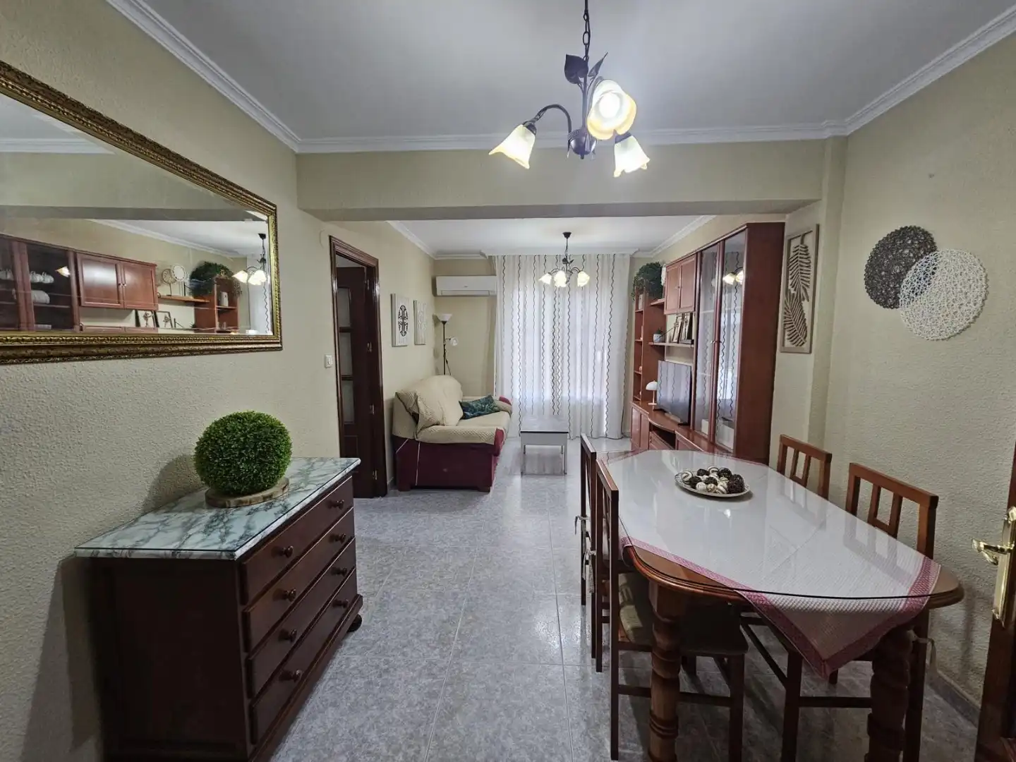 Habitació a Avenida Felipe Corchero, 37, Norte Sala d'estar de Estudi per a compartir en Mérida amb Aire condicionat, Terrassa i Moblat