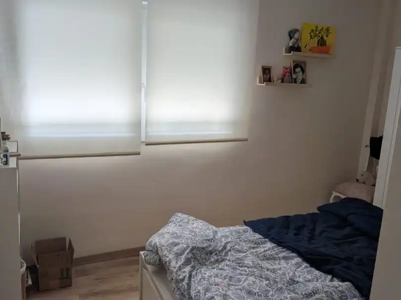 Pis de lloguer a Camino de la Zubia, 15, Barrio de Zaidín Dormitori de Pis de lloguer en Granada amb Aire condicionat, Calefacció i Jardí privat