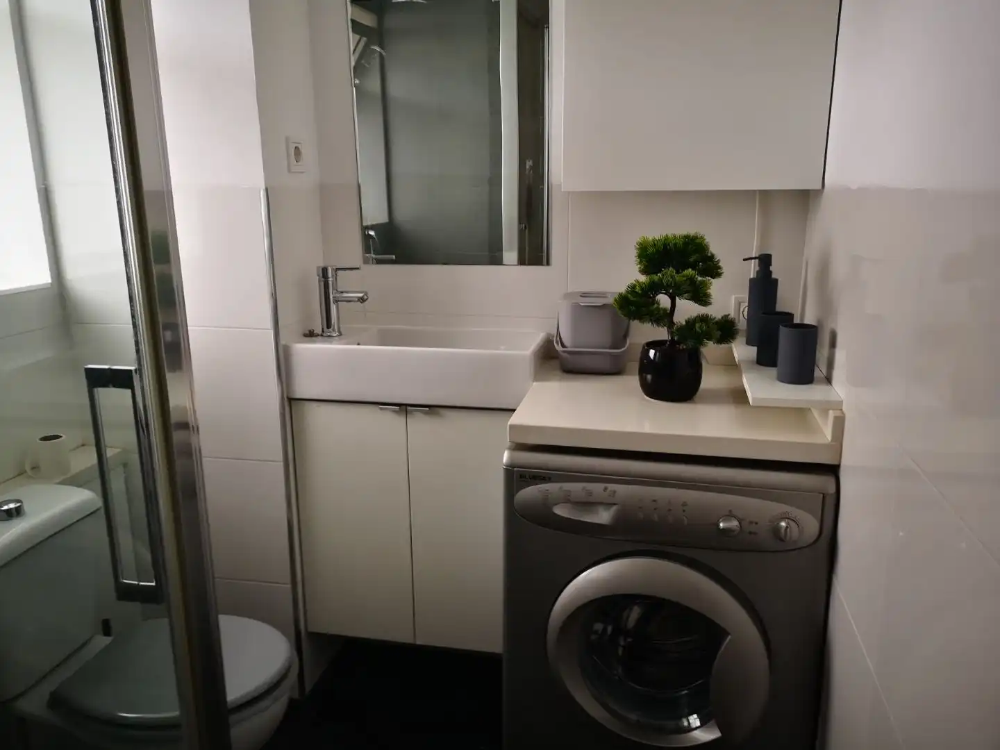 Bany de Apartament de lloguer en Torremolinos amb Aire condicionat i Piscina