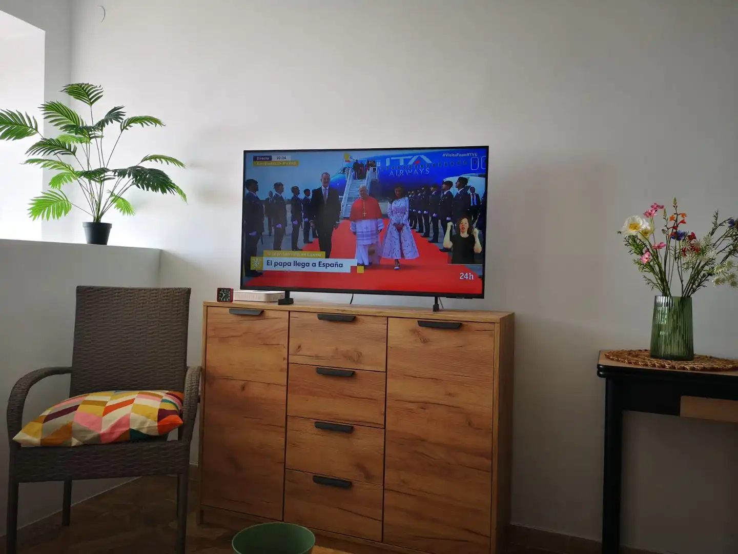 Sala d'estar de Apartament de lloguer en Torremolinos amb Aire condicionat i Piscina