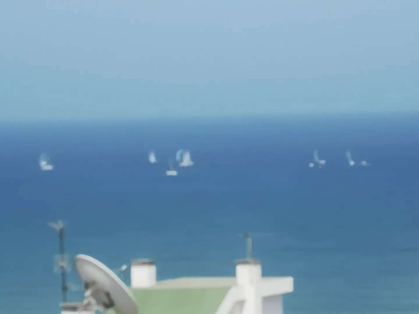 Vista exterior de Apartament de lloguer en Torremolinos amb Aire condicionat i Piscina