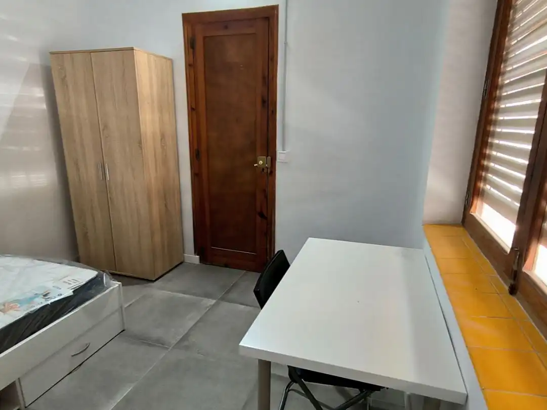 Room in Calle Alfonso XIII, 50, Centro