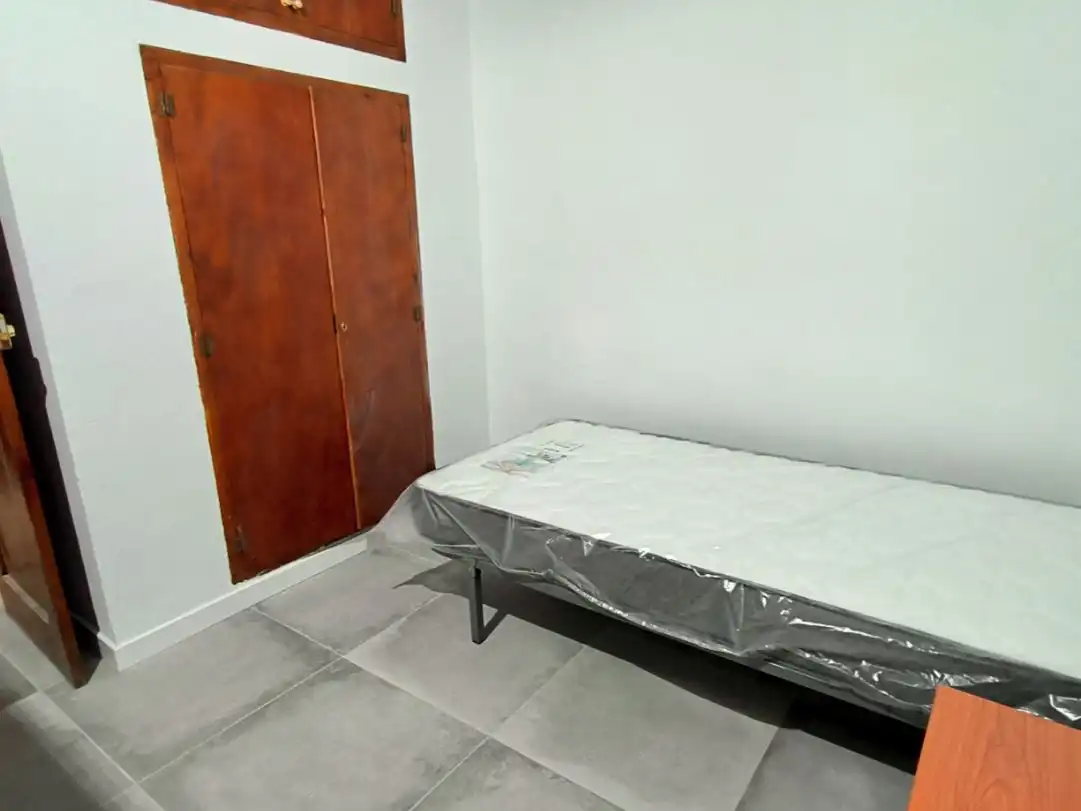 Room in Calle Alfonso XIII, 50, Centro