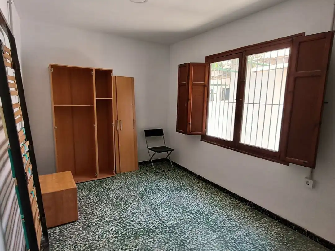 Room in Calle Alfonso XIII, 50, Centro
