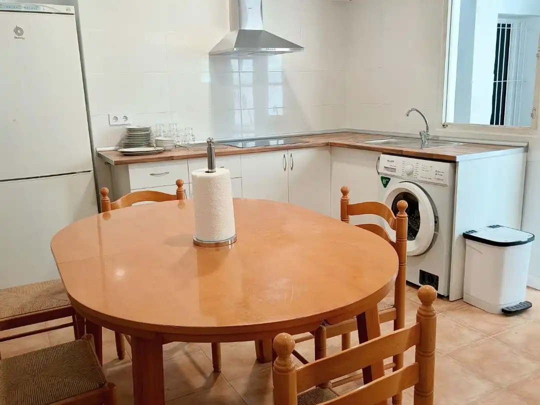 Room in Calle Alfonso XIII, 50, Centro