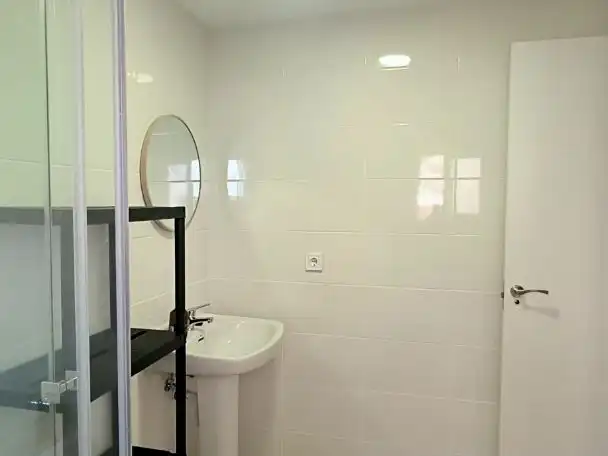Room in Calle Alfonso XIII, 50, Centro