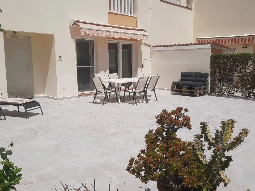 Dúplex de alquiler en Avenida Tortuga Boba, 5, Vera Playa Naturista Terraza de Dúplex de alquiler en Vera con Aire acondicionado, Jardín privado y Terraza