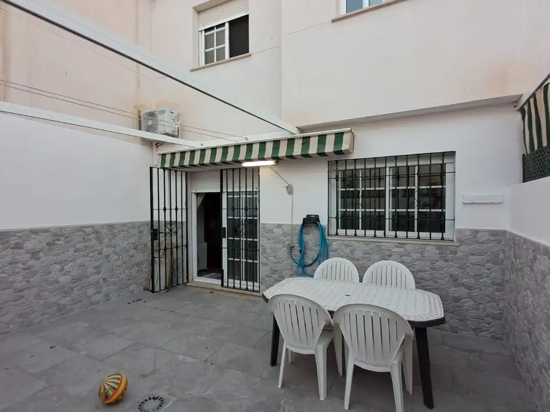 Casa adosada en venda a Calle Osa Mayor, 1, Salobreña Costa Terrassa de Casa adosada en venda en Salobreña amb Aire condicionat, Piscina i Moblat