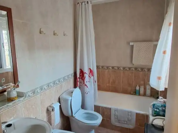 Casa adosada en venda a Calle Osa Mayor, 1, Salobreña Costa Bany de Casa adosada en venda en Salobreña amb Aire condicionat, Piscina i Moblat