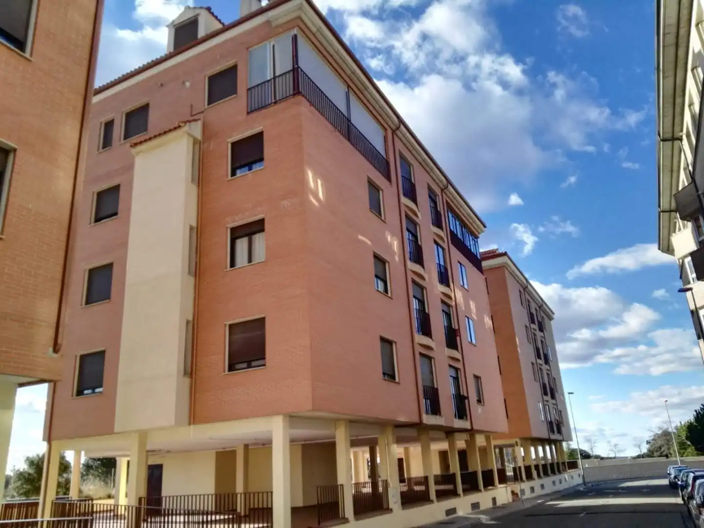 Piso de alquiler en Avenida Patrimonio de la Humanidad, 1, Hervencias Altas - El Pinar Vista exterior de Piso de alquiler en Ávila con Calefacción, Piscina y Amueblado