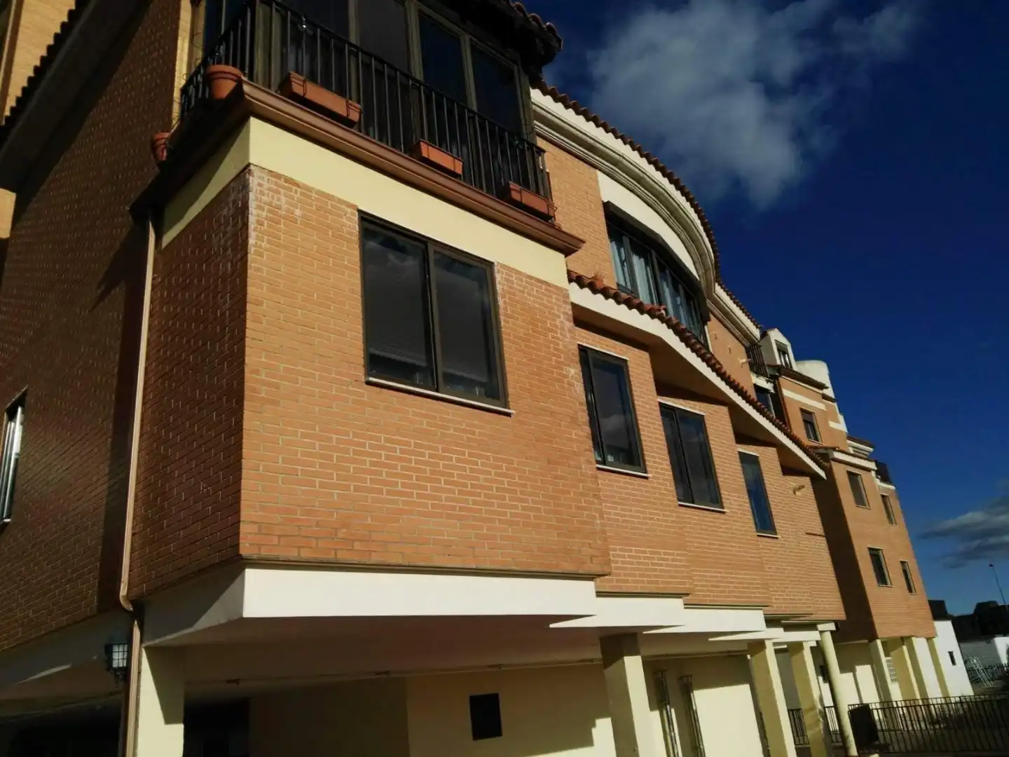 Piso de alquiler en Avenida Patrimonio de la Humanidad, 1, Hervencias Altas - El Pinar Vista exterior de Piso de alquiler en Ávila con Calefacción, Piscina y Amueblado