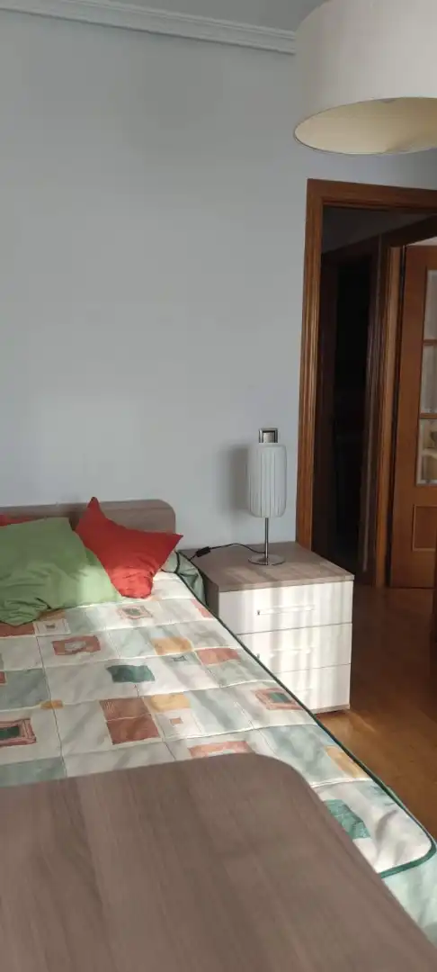 Piso de alquiler en Avenida Patrimonio de la Humanidad, 1, Hervencias Altas - El Pinar Habitación de Piso de alquiler en Ávila con Calefacción, Piscina y Amueblado