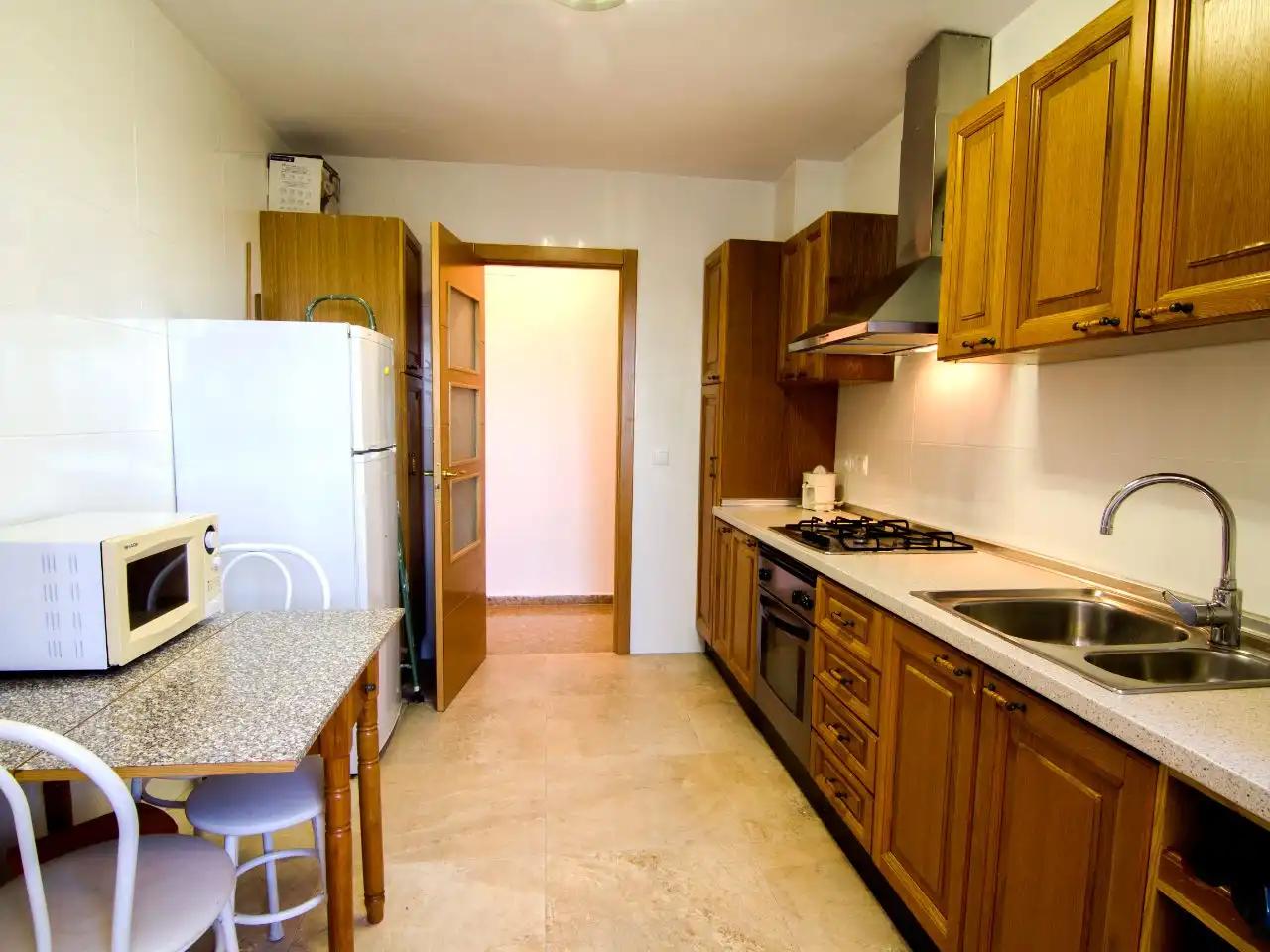 Cocina de Piso de alquiler en Málaga Capital con Terraza, Piscina y Balcón