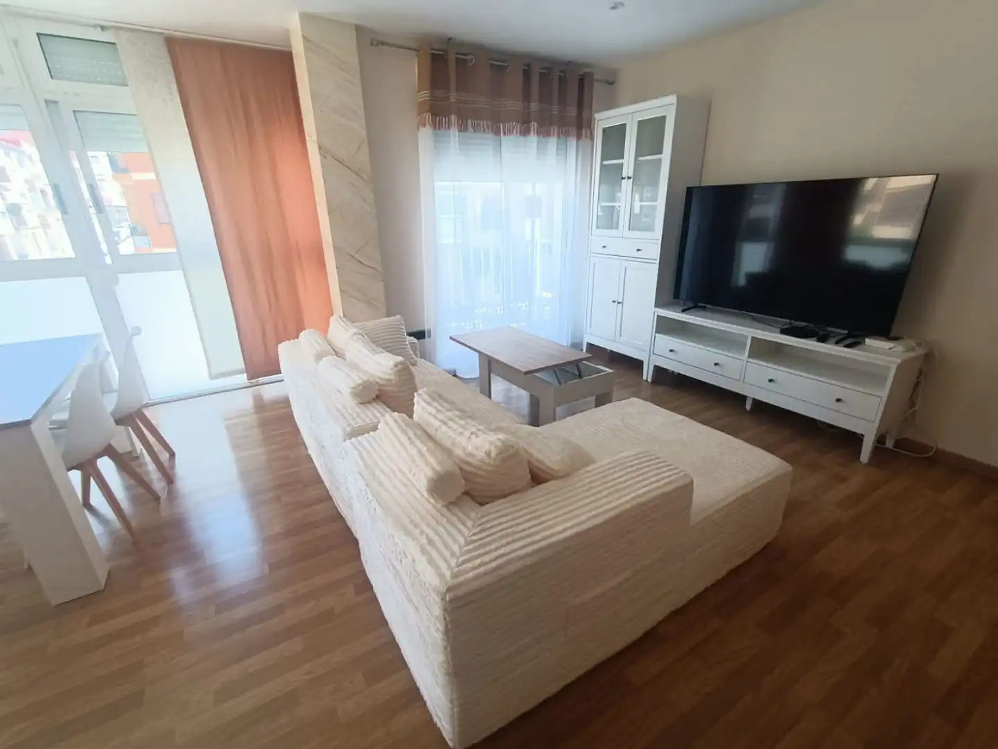 Apartamento en venta en Avinguda de Madrid, 31, Petrer Sala de estar de Apartamento en venta en Petrer con Trastero, Amueblado y Balcón