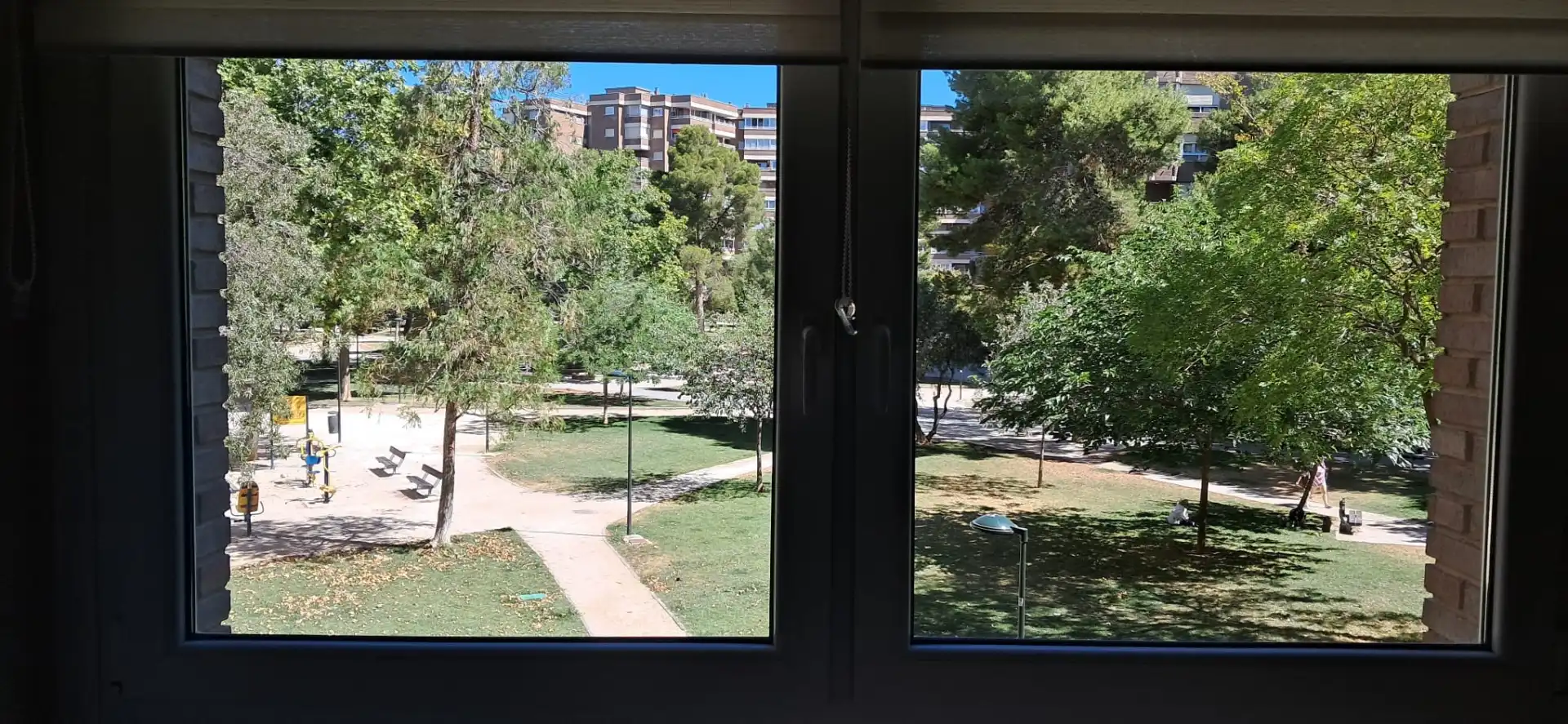 Habitación de Piso de alquiler en Zaragoza con Calefacción, Jardín privado y Amueblado