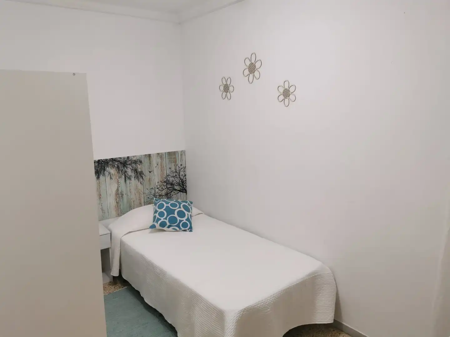 Room in Plaça de Gandhi, 1, Ponent Room in Plaça de Gandhi, 1, Ponent