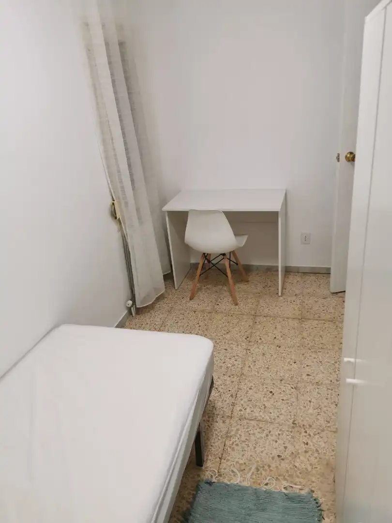 Room in Plaça de Gandhi, 1, Ponent Room in Plaça de Gandhi, 1, Ponent