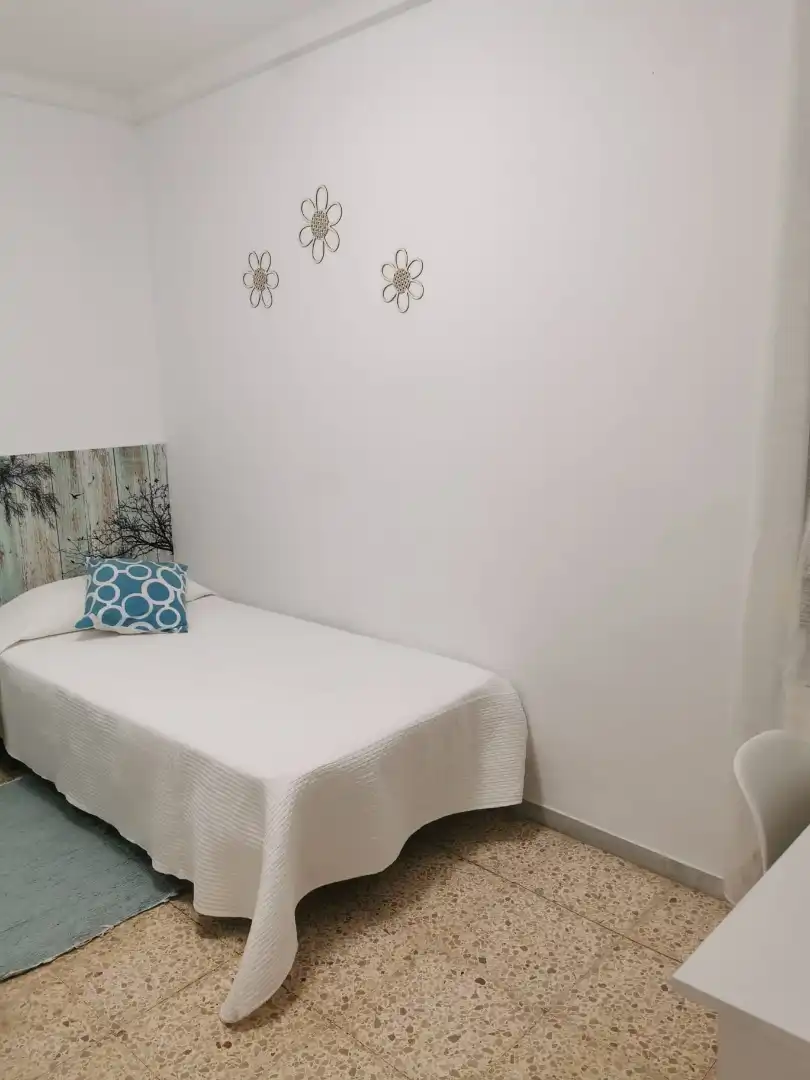 Room in Plaça de Gandhi, 1, Ponent Room in Plaça de Gandhi, 1, Ponent