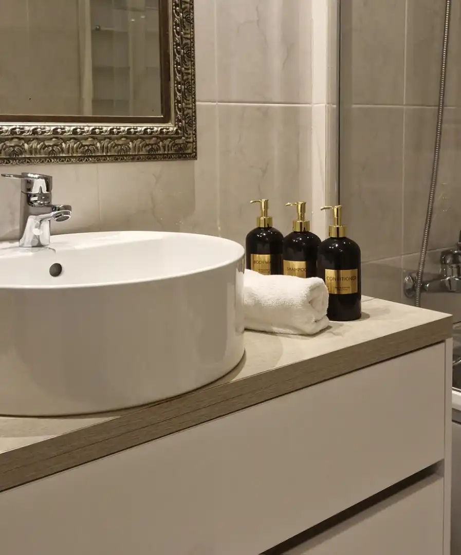 Flat for rent in Plaza Exilio, 1, Liáns Bathroom of Flat for rent in Oleiros with Heating, Parquet flooring and Storage room