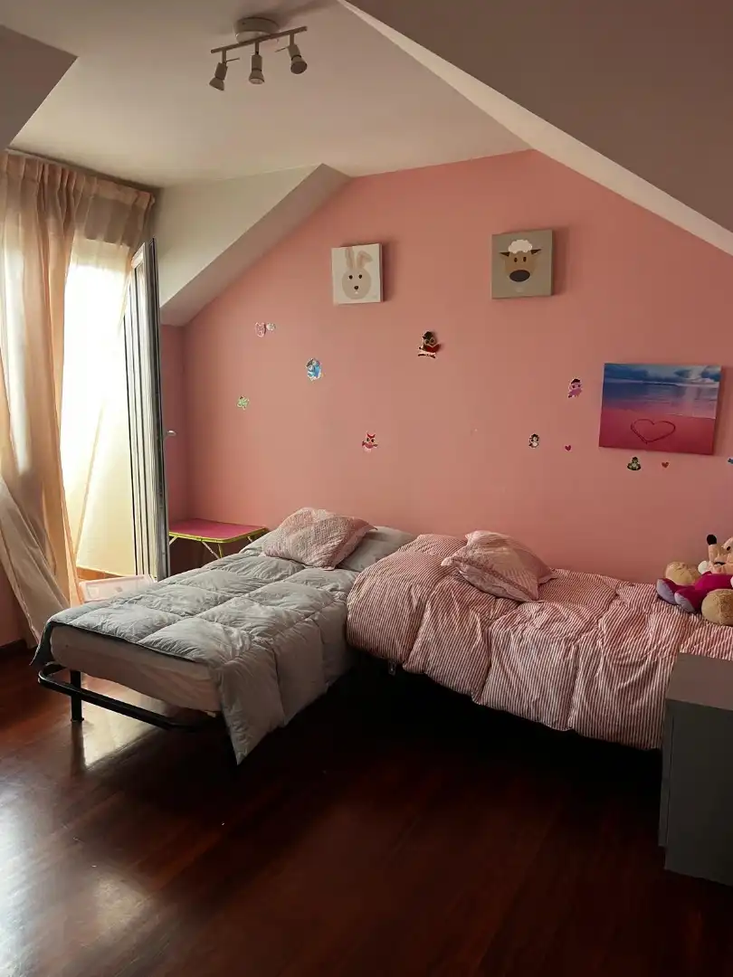 Wohnung zur Miete in Calle Quintana, 104, Suances Schlafzimmer von Wohnung zur Miete in Suances mit Heizung, Privatgarten und Parkett