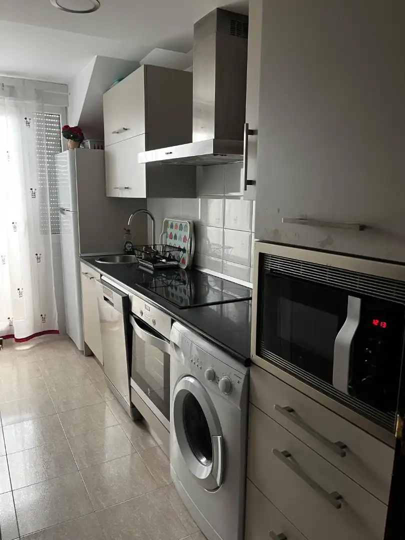 Wohnung zur Miete in Calle Quintana, 104, Suances Küche von Wohnung zur Miete in Suances mit Heizung, Privatgarten und Parkett