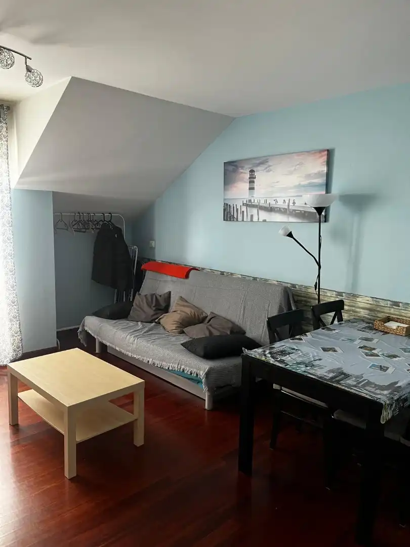 Wohnung zur Miete in Calle Quintana, 104, Suances Wohnzimmer von Wohnung zur Miete in Suances mit Heizung, Privatgarten und Parkett