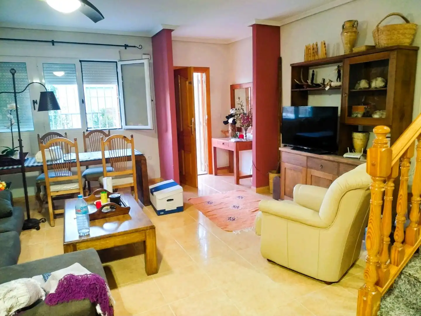 Casa adosada de alquiler en Calle El Rocio, Desamparados - Hurchillo - Torremendo Sala de estar de Casa adosada de alquiler en Orihuela con Aire acondicionado, Calefacción y Jardín privado