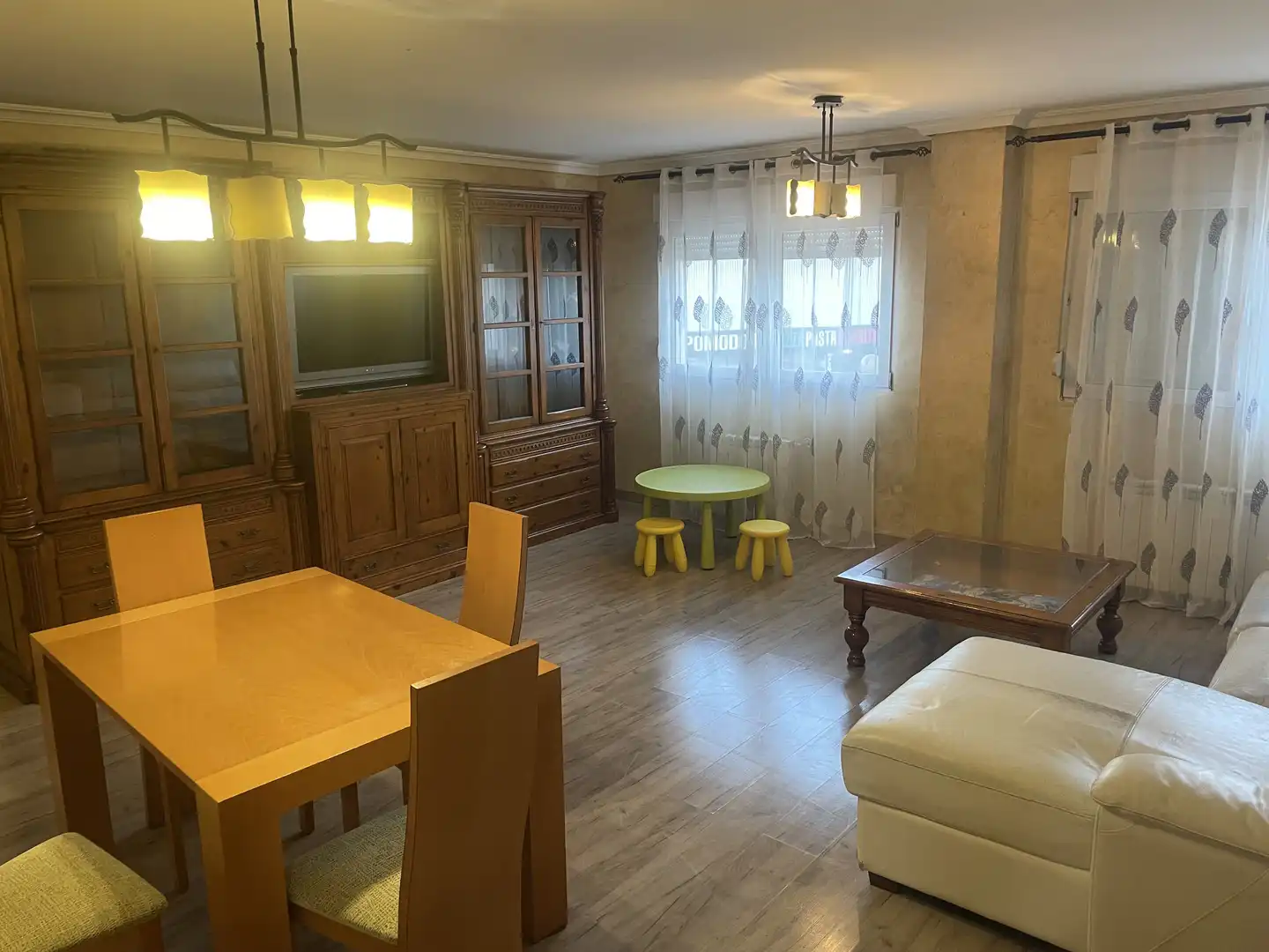 Sala de estar de Piso de alquiler en Alcázar de San Juan con Calefacción, Jardín privado y Parquet