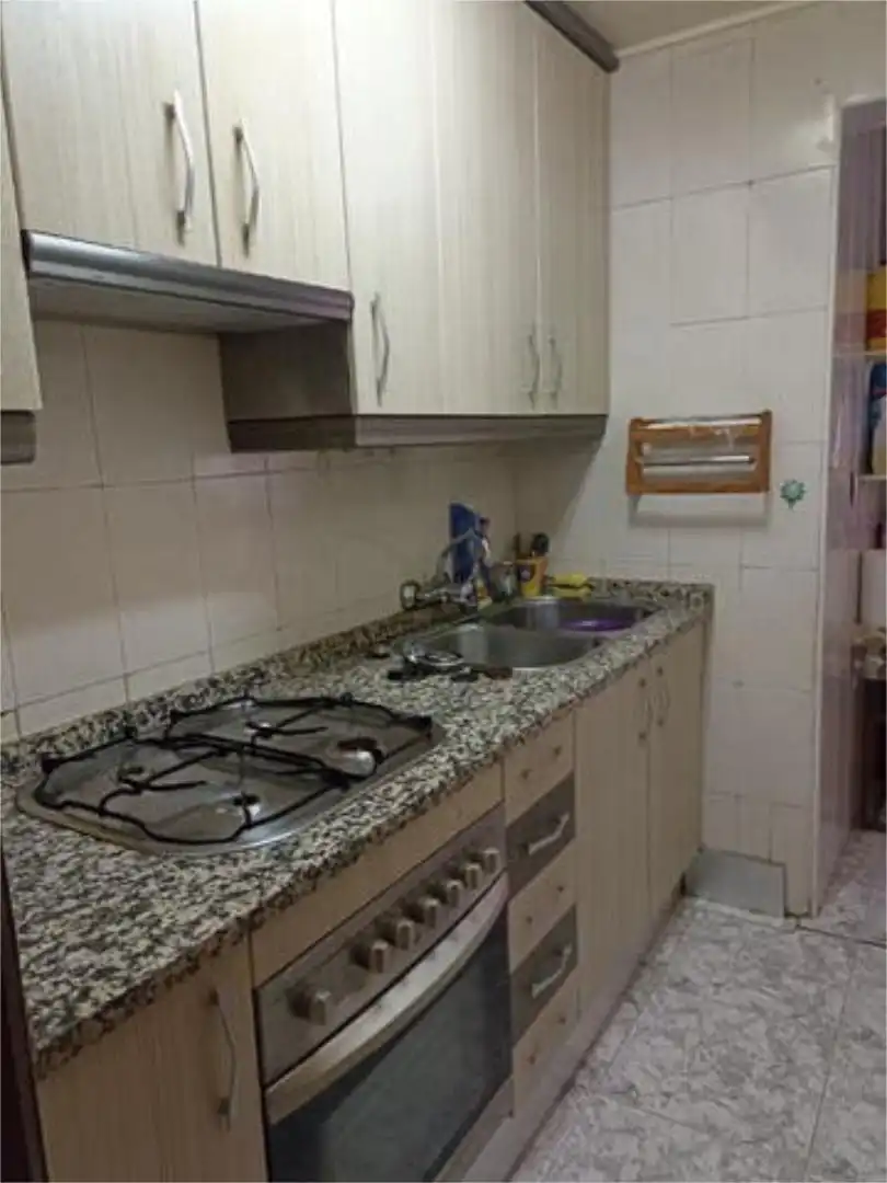Piso de alquiler en Miralvalle - Av. Virgen del Puerto - La Data Cocina de Piso de alquiler en Plasencia con Terraza y Amueblado