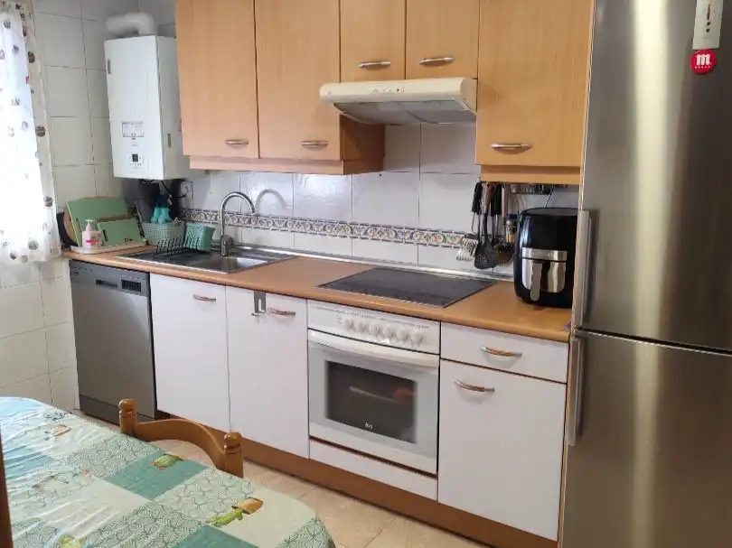 Cocina de Casa adosada en venta en Valdemoro con Aire acondicionado, Calefacción y Jardín privado