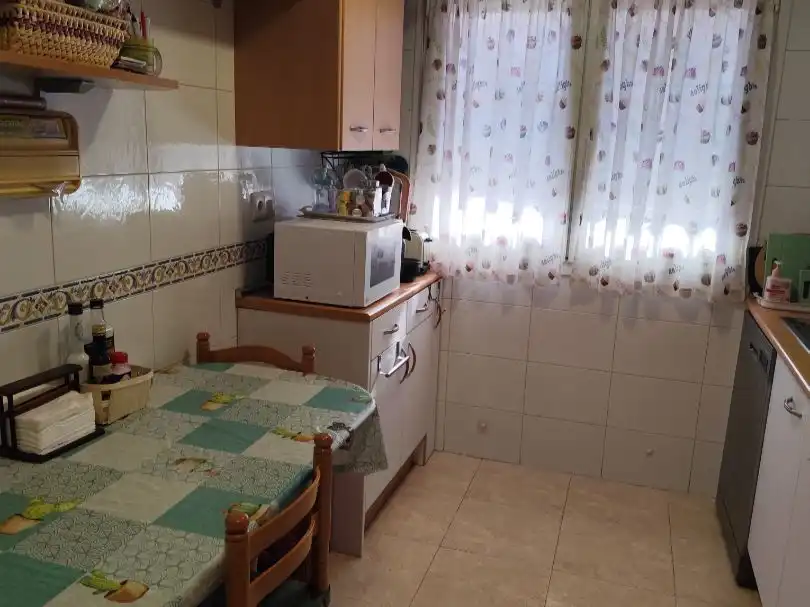 Cocina de Casa adosada en venta en Valdemoro con Aire acondicionado, Calefacción y Jardín privado