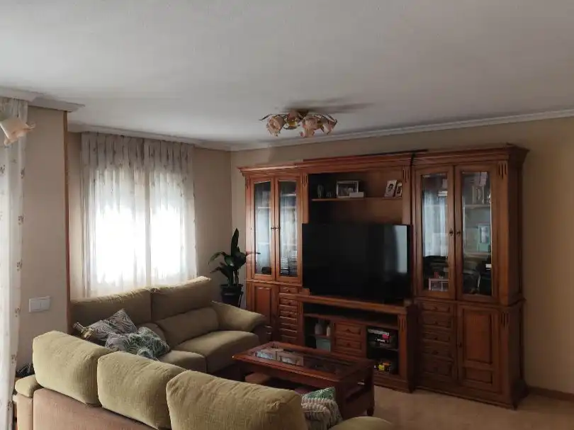 Sala de estar de Casa adosada en venta en Valdemoro con Aire acondicionado, Calefacción y Jardín privado