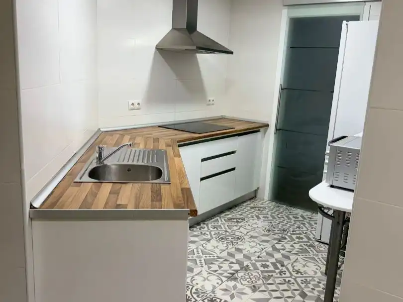 Flat for rent in Avenida Nuestra Señora de las Guías, 7, Mangas Verdes - Las Flores - Parque del Sur Kitchen of Flat for rent in Málaga with Air Conditioner, Parquet flooring and Terrace