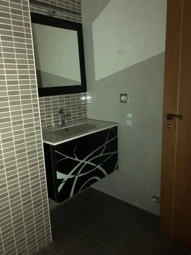 Flat for rent in Calle María Inmaculada, 25, Armunia Bathroom of Flat for rent in León Capital with Heating, Parquet flooring and Terrace