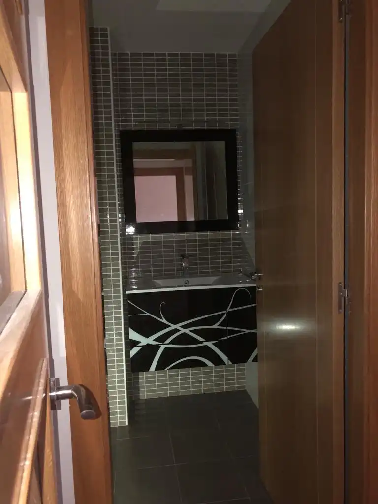 Flat for rent in Calle María Inmaculada, 25, Armunia Bathroom of Flat for rent in León Capital with Heating, Parquet flooring and Terrace