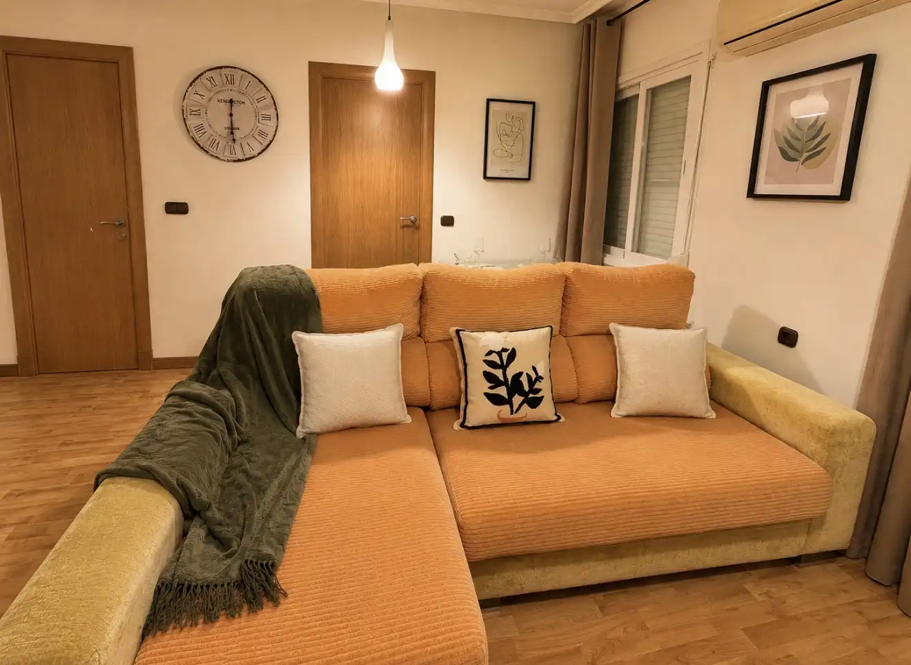 Apartments for rent in Calle los Torres, 10, Ctra. Circunvalación - La Magdalena Living room of Apartments for rent in Jaén with Air Conditioner, Heating and Parquet flooring
