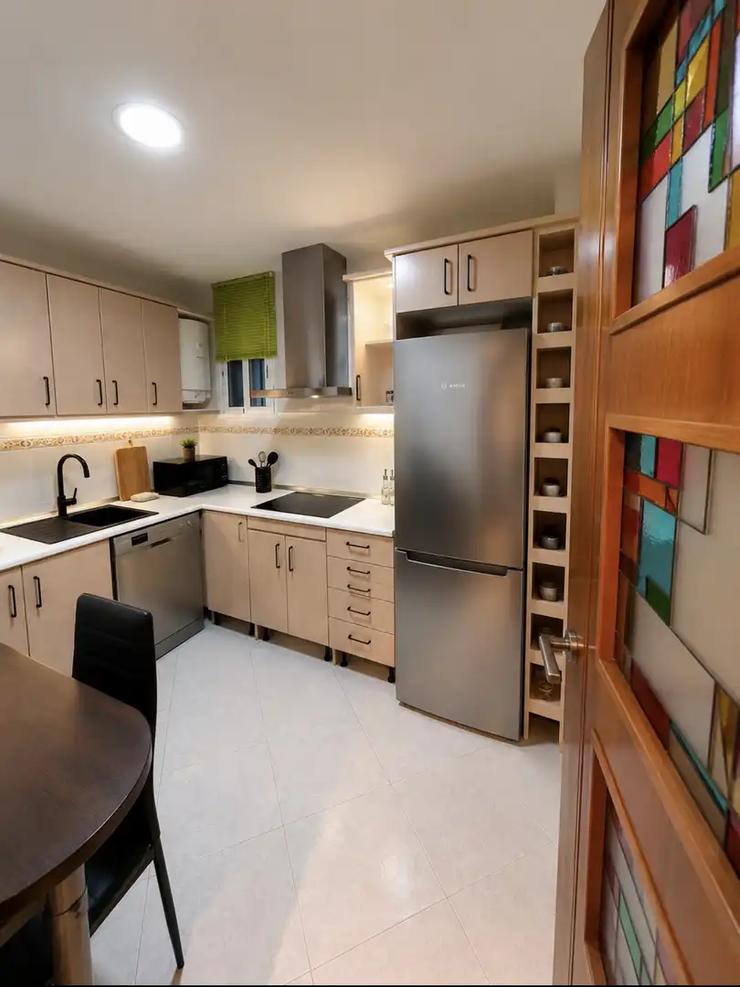 Apartments for rent in Calle los Torres, 10, Ctra. Circunvalación - La Magdalena Kitchen of Apartments for rent in Jaén with Air Conditioner, Heating and Parquet flooring