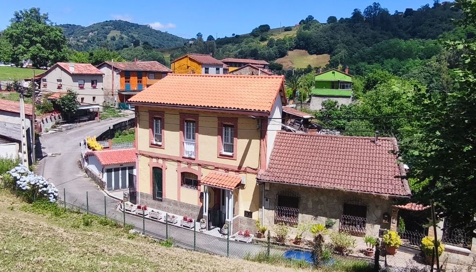 Casa o chalet en venta en Plaza Tras el Canto, 32, Sama, Langreo - imagen 1 Foto 1 de Casa o chalet en venta en Plaza Tras el Canto, 32, Sama, Langreo